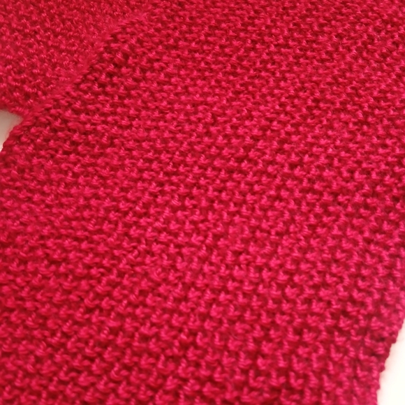 Handknit Ruby Red Scarf Unisex - Picture 4 of 6